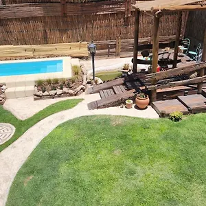 https://complejo-abaurrea.hotelsmendoza.com